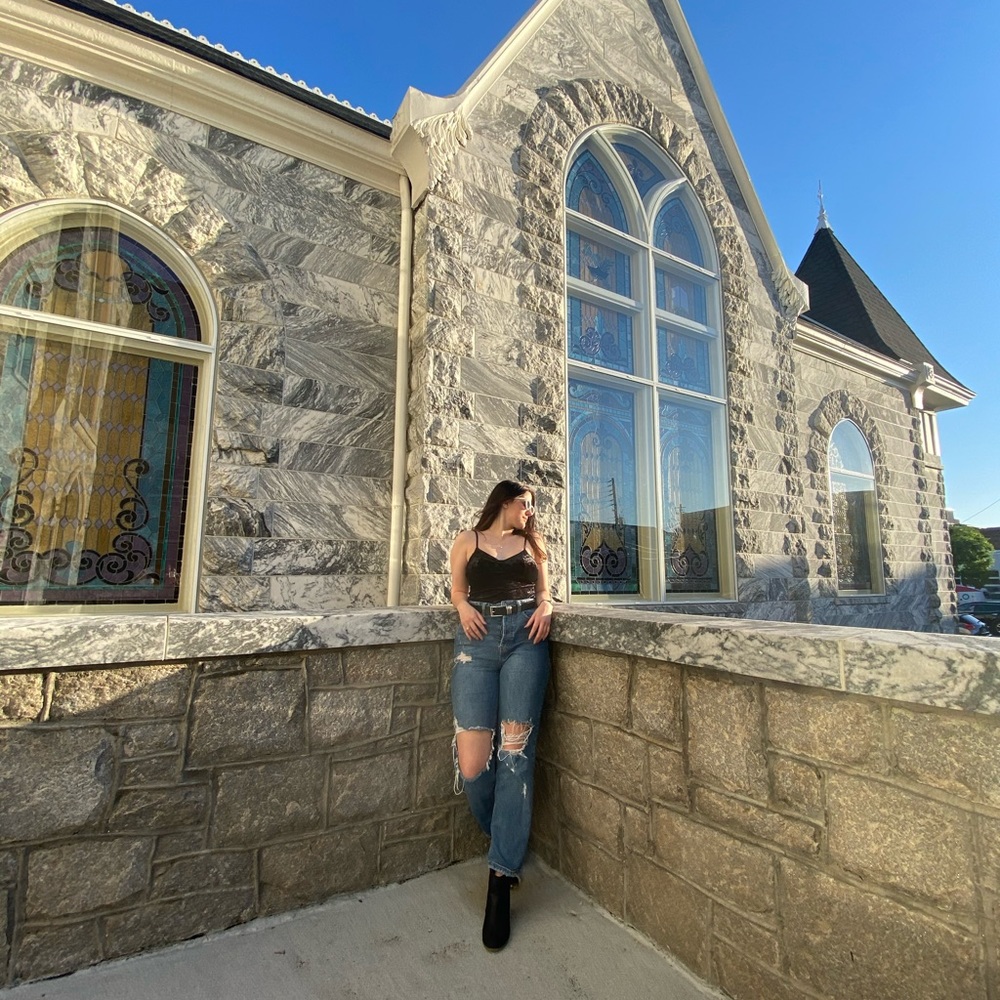 Meet your Posher, Holley